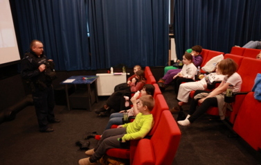 Spotkanie z policjantem w kinie 