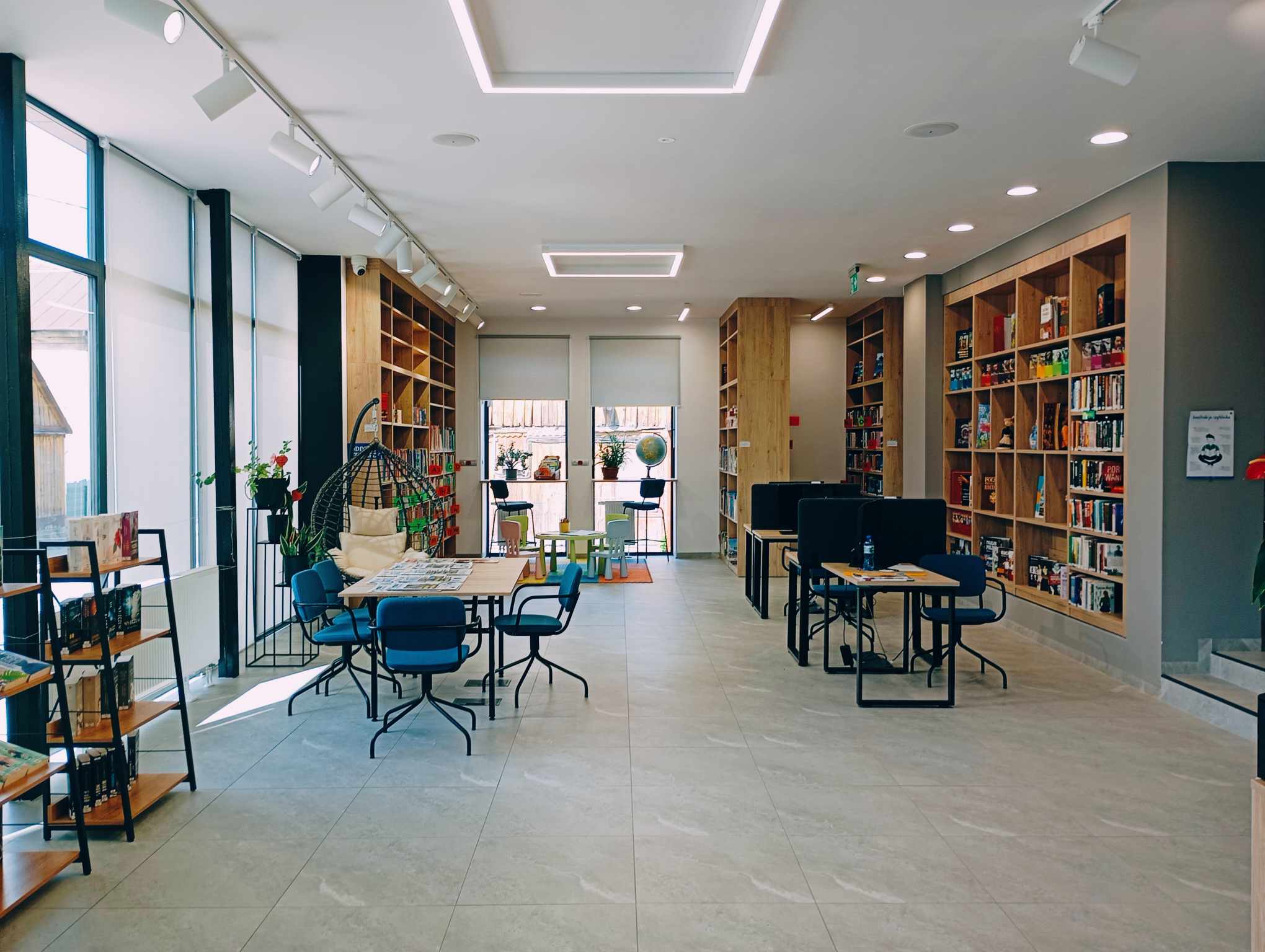 biblioteka - wnętrze 